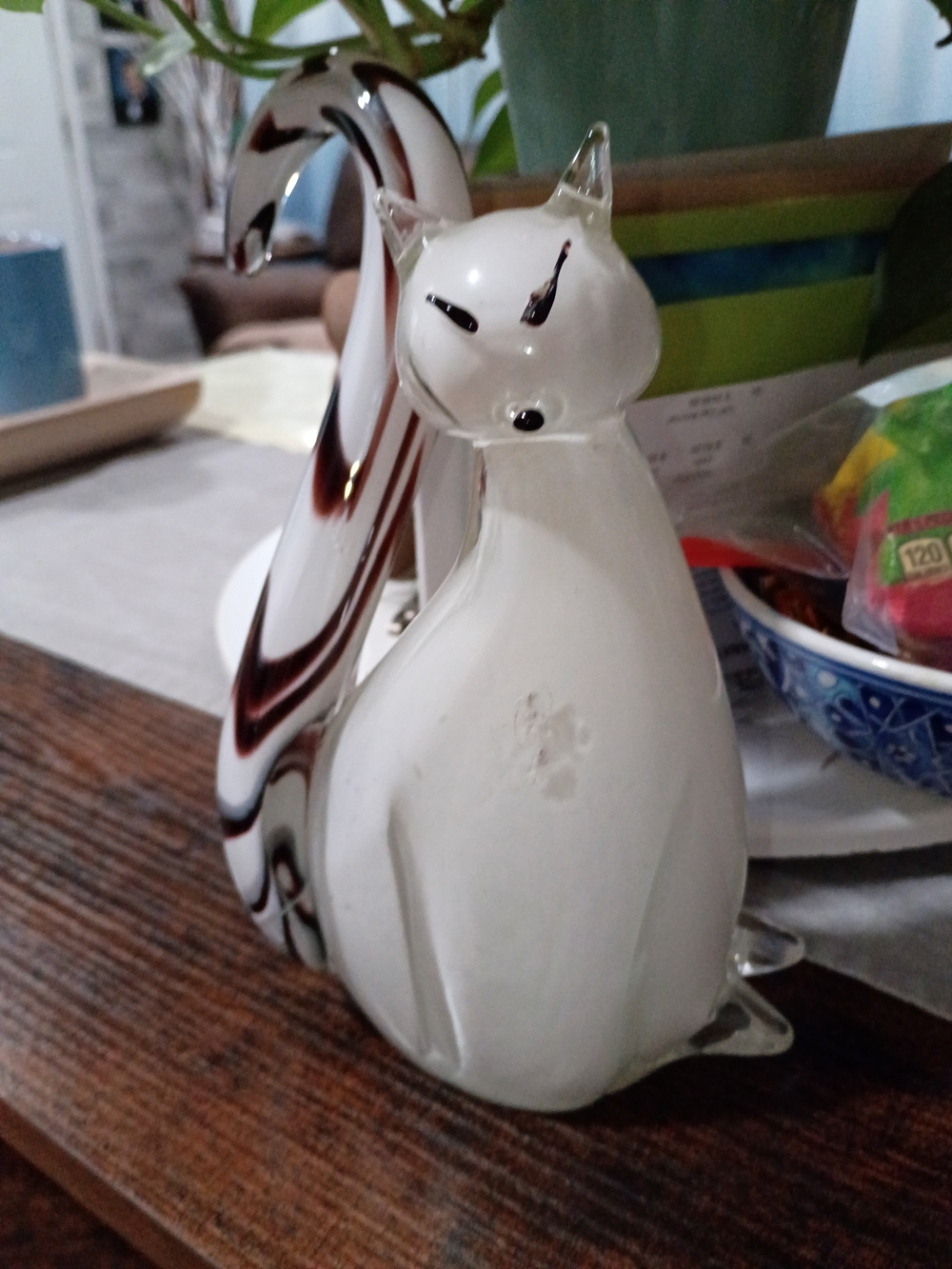 Murano Glass Cat Figurine in White with Brown Swirl Tail